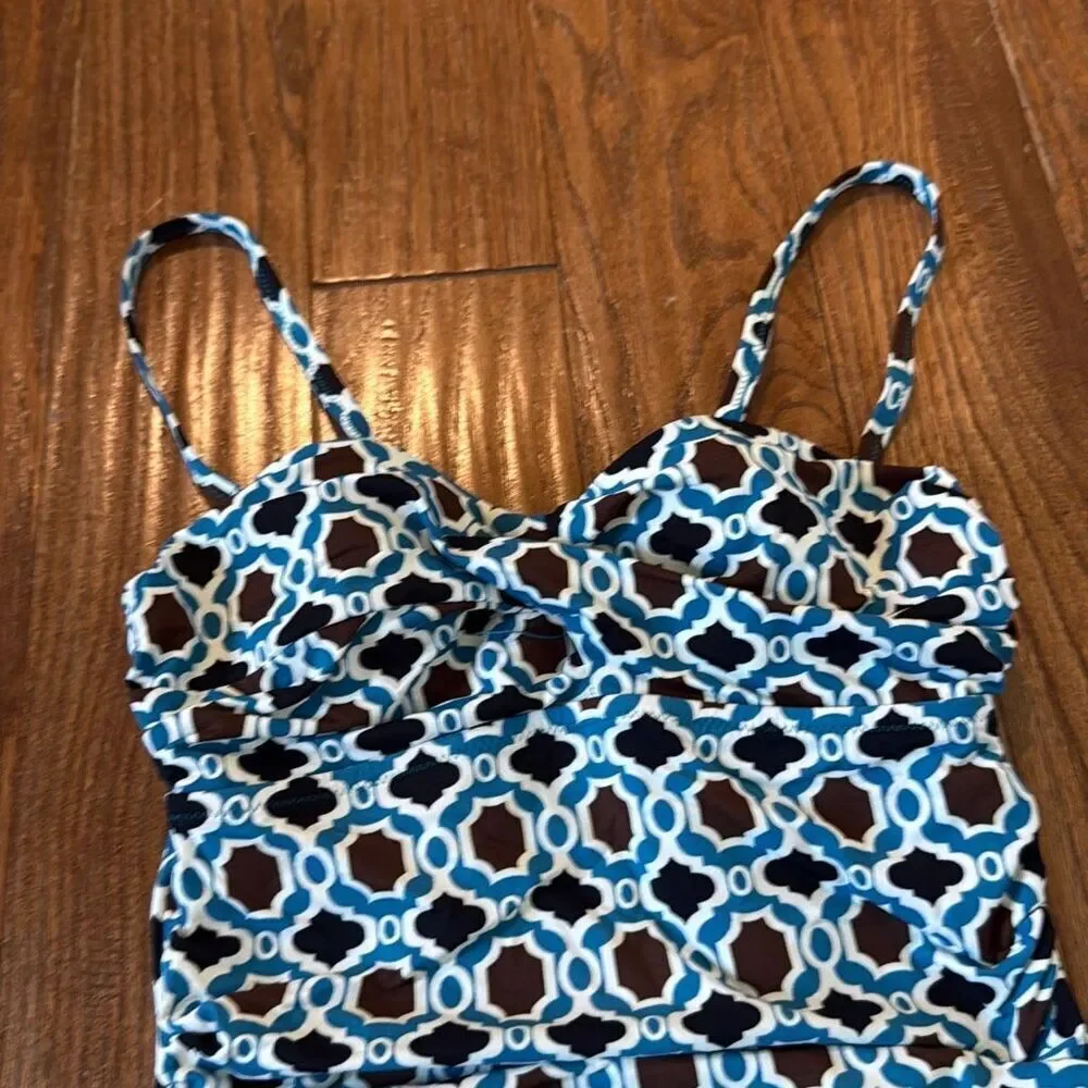 Lands’ End geometric sweetheart ruched tummy control one piece 4